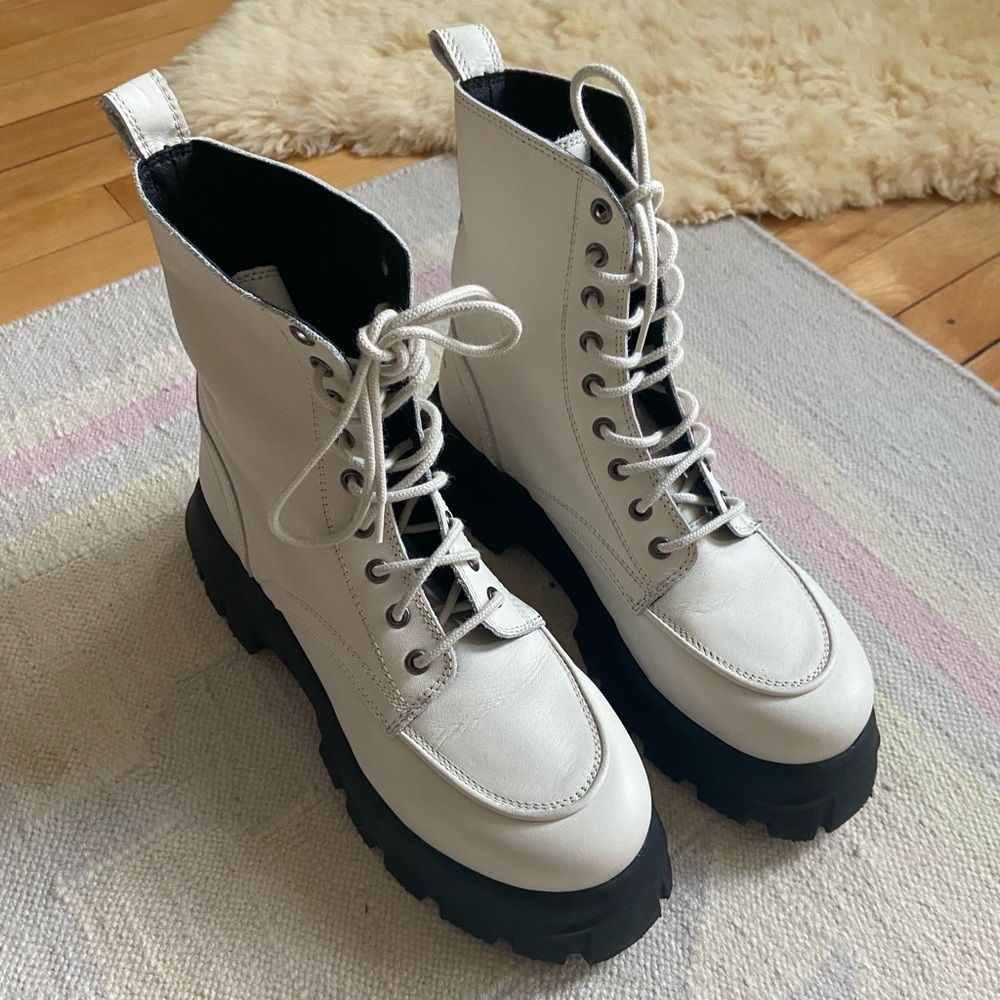 Intervalle white leather platform boots